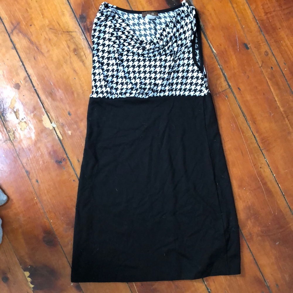 Black and white sleeveless dress